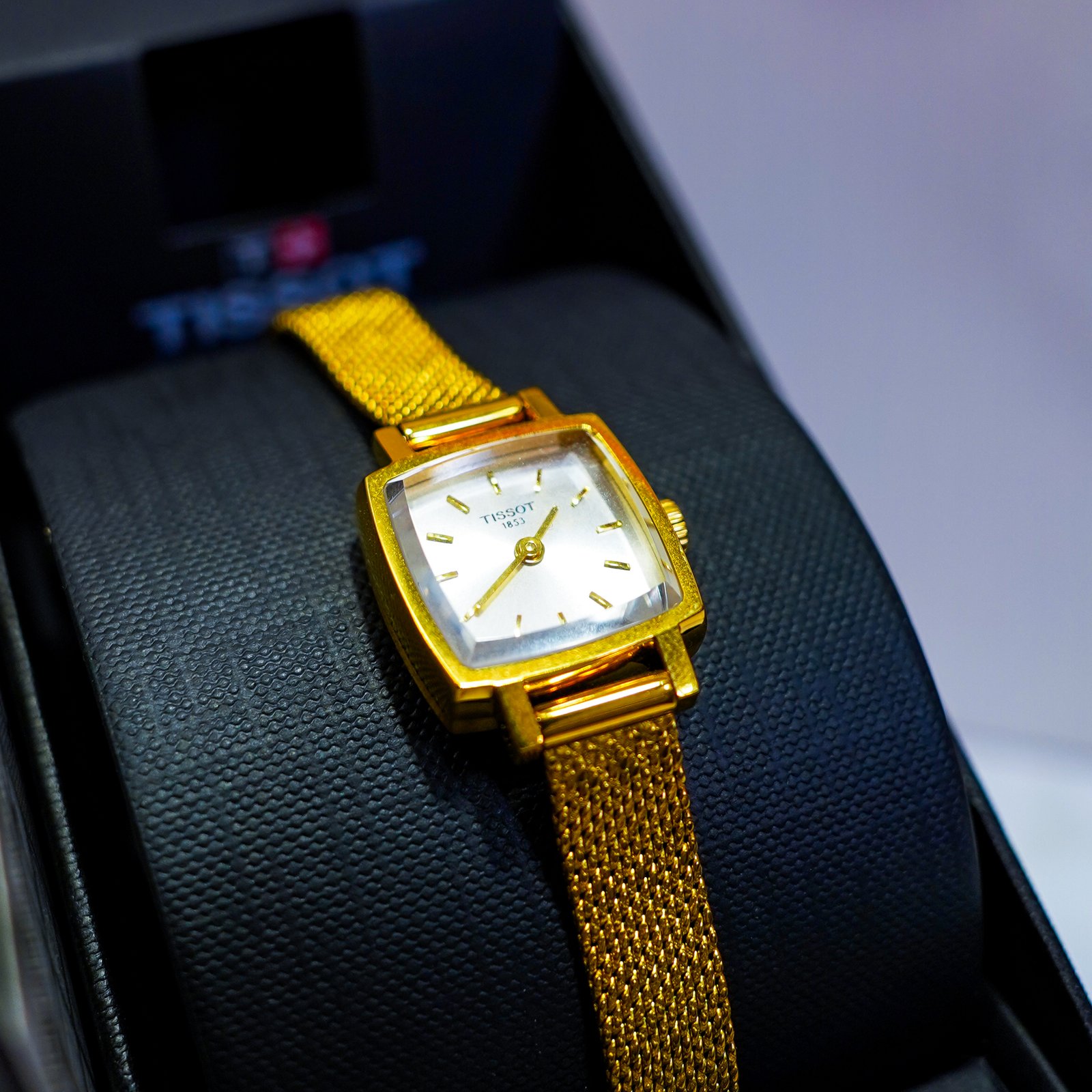Tissot Gold Mesh Ladies Watch - Image 3