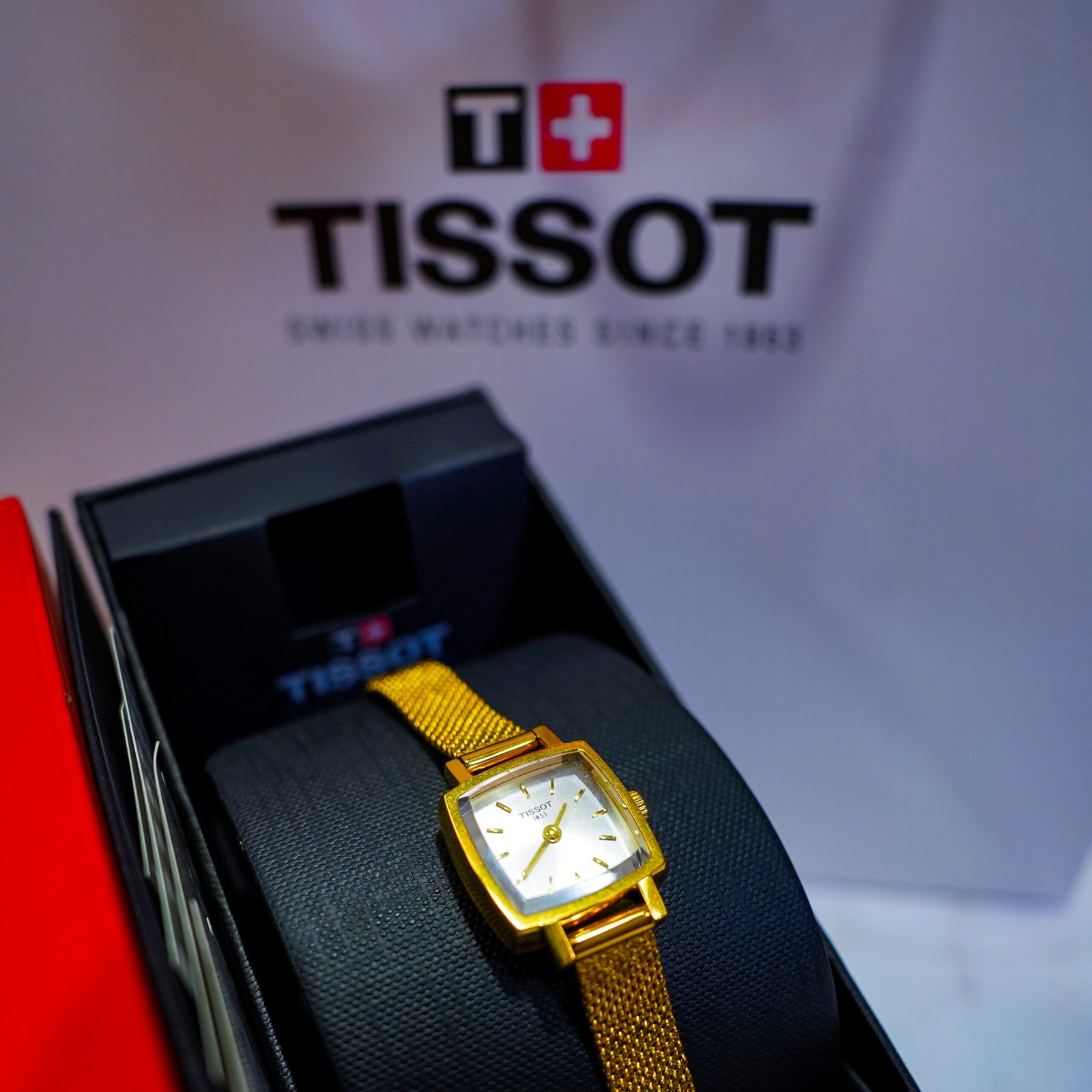 Tissot Gold Mesh Ladies Watch - Image 4