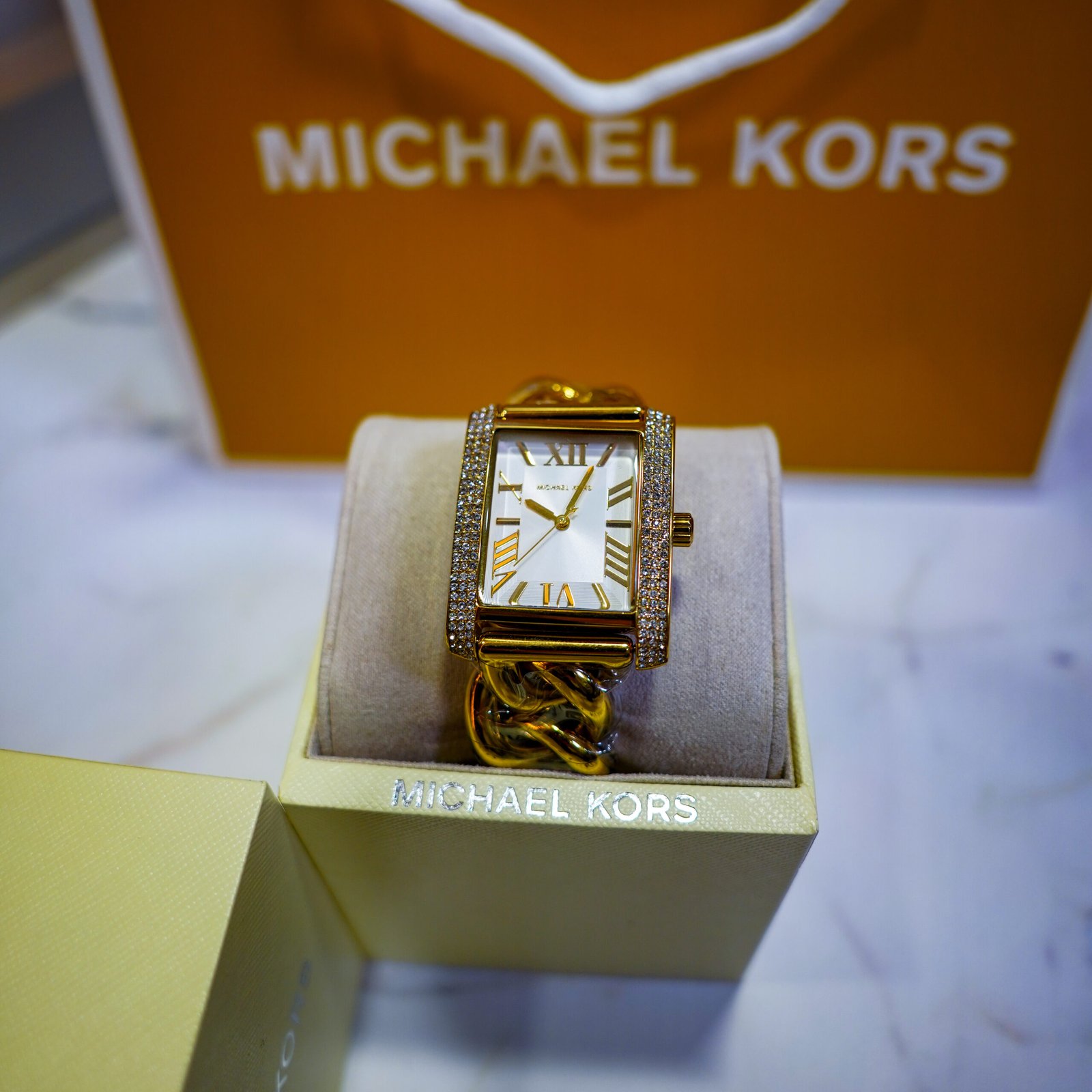 Michael Kors Gold Chain Watch - Image 2